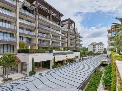 Prodaja, trosoban stan, 193m², Porto Montenegro, Tivat - image 10