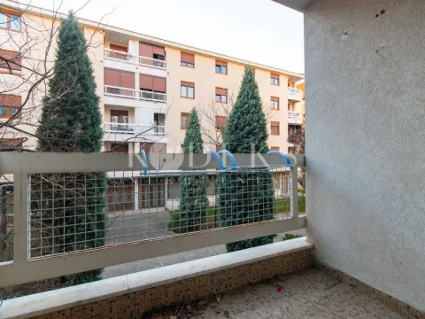 Izdavanje, jednosoban stan, 52m², Blok 6, Podgorica - image 11