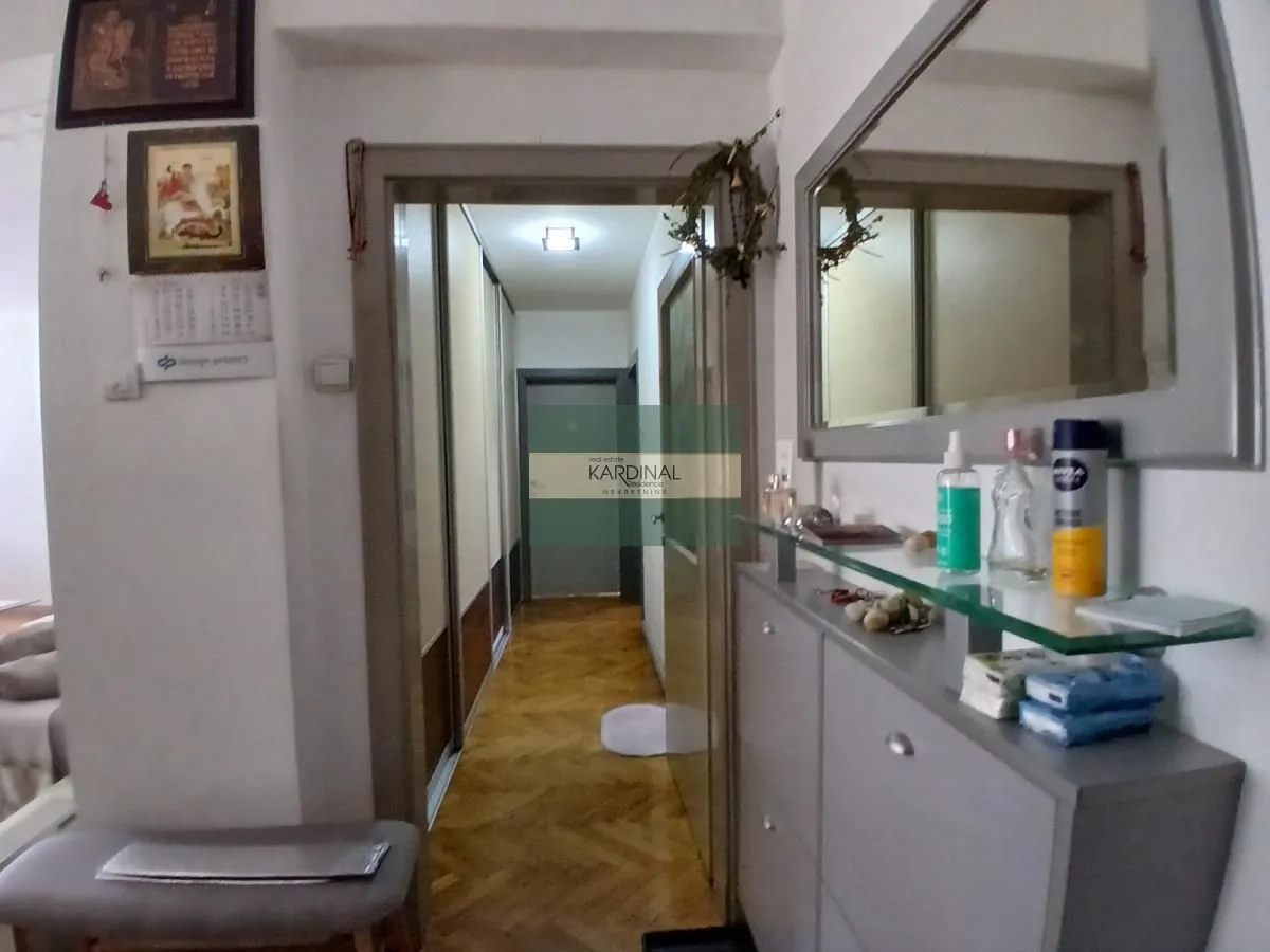Izdavanje, trosoban stan, 78m², Centar, Jagodina