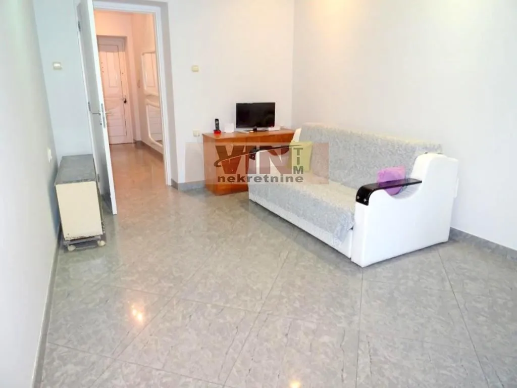 Izdavanje, jednosoban stan, 34m², Altina, Beograd