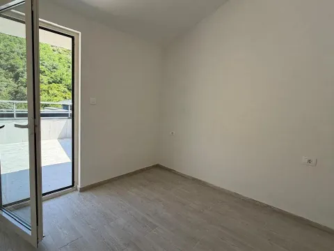 Sale, one bedroom apartment, 47m², Bečići, Budva - image 4