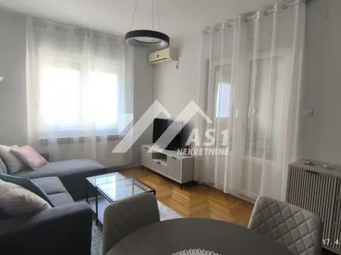 Stan in Bulevar Oslobodjenja