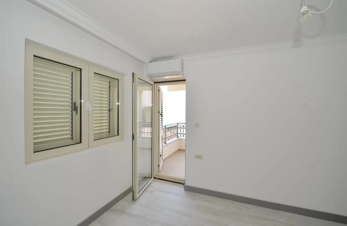 Prodaja, dvosoban stan, 100m², Kotor, Crna Gora