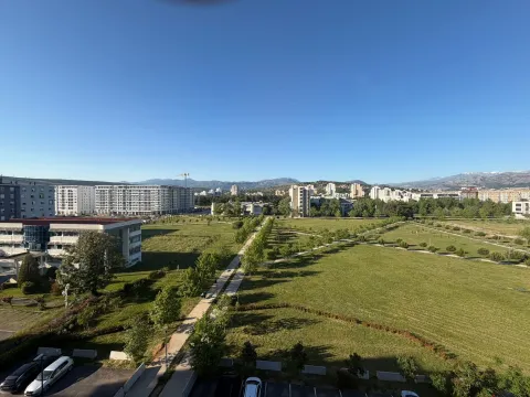 Izdavanje, dvosoban stan, 86m², Master Kvart, Podgorica - image 4
