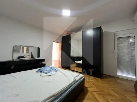 Izdavanje, kuća, 500m², Stari Aerodrom, Podgorica - image 7