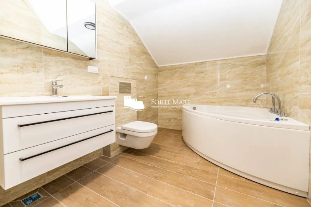 Prodaja, trosoban stan, 146m², Đenovići, Herceg Novi