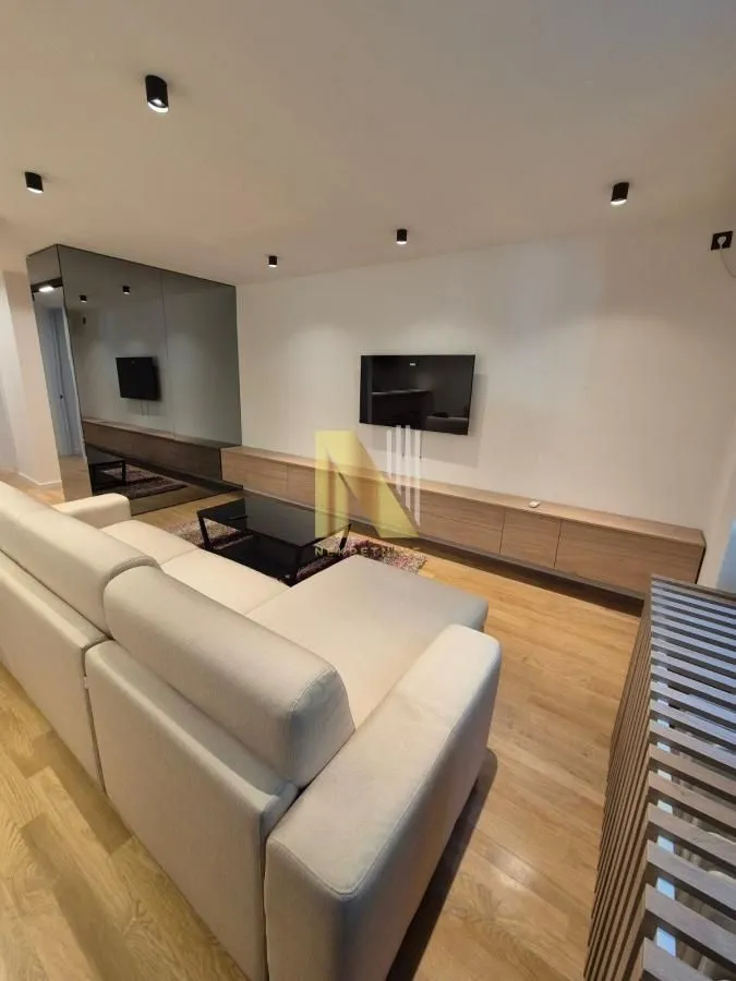 Izdavanje, trosoban stan, 67m², Banatić, Novi Sad Sve Podlokacije