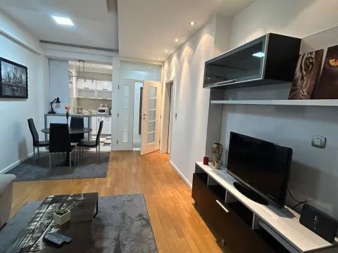 Prodaja, stan, 51m², Stari Aerodrom, Podgorica - image 2