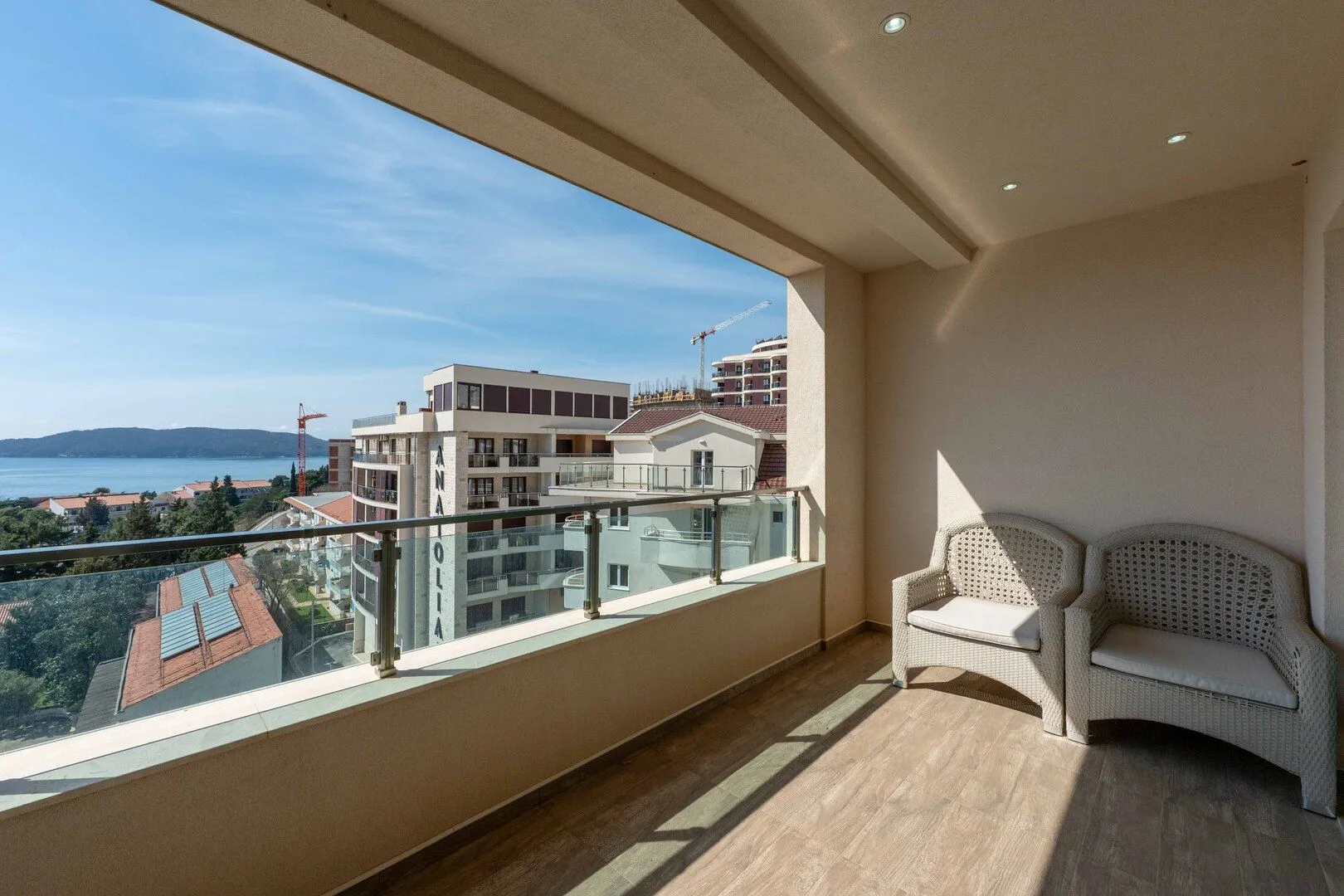 Prodaja, trosoban stan, 115m², Bečići, Budva