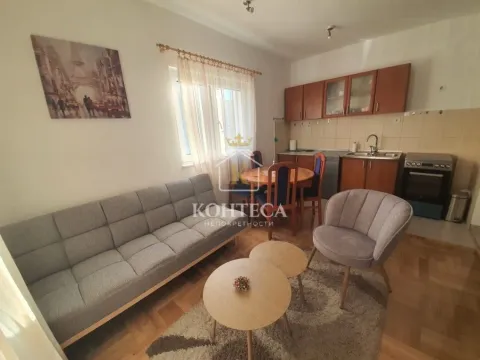 Izdavanje, jednosoban stan, 43m², Tivat, Crna Gora
