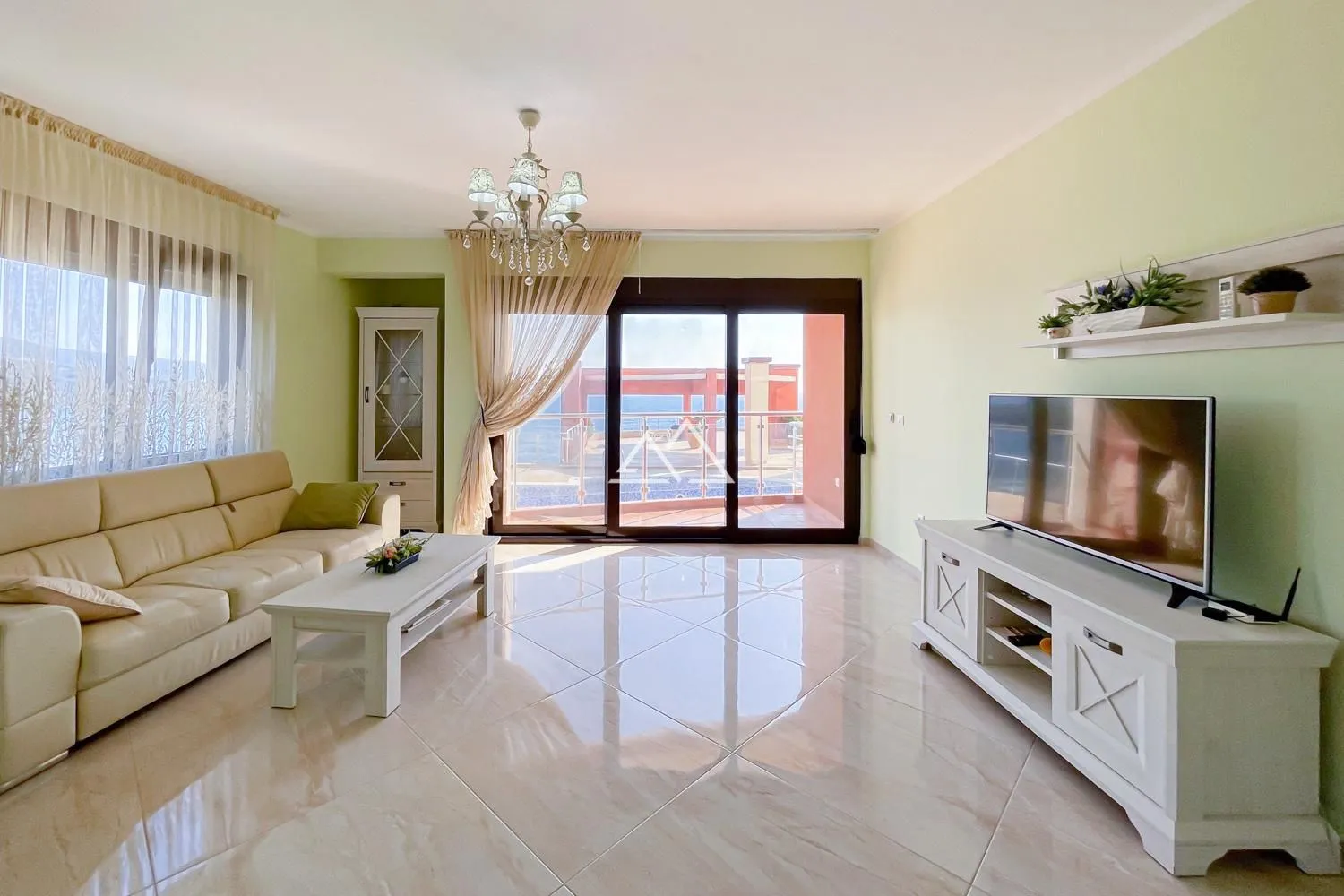 Prodaja, dvosoban stan, 242m², Dobra Voda, Budva