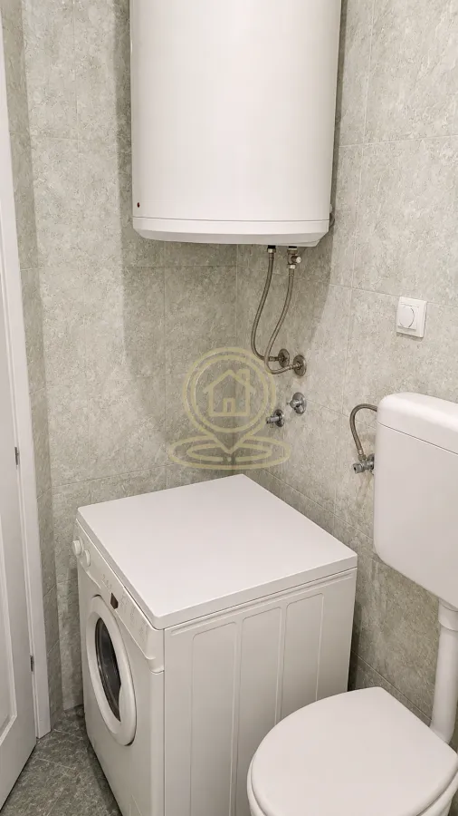 Izdavanje, jednosoban stan, 36m², Adamovićevo Naselje, Novi Sad Sve Podlokacije