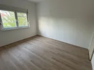 Izdavanje, trosoban stan, 80m², Zemun Ugrinovci, Zemun Sve Podlokacije - image 1