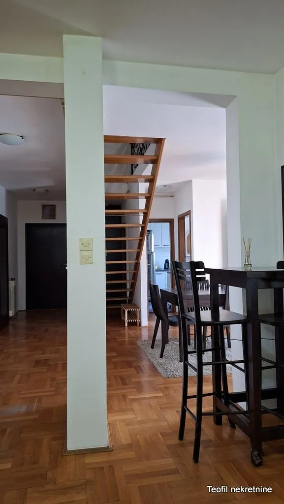 Izdavanje, garsonjera, 120m², Severni Bulevar, Zvezdara Sve Podlokacije