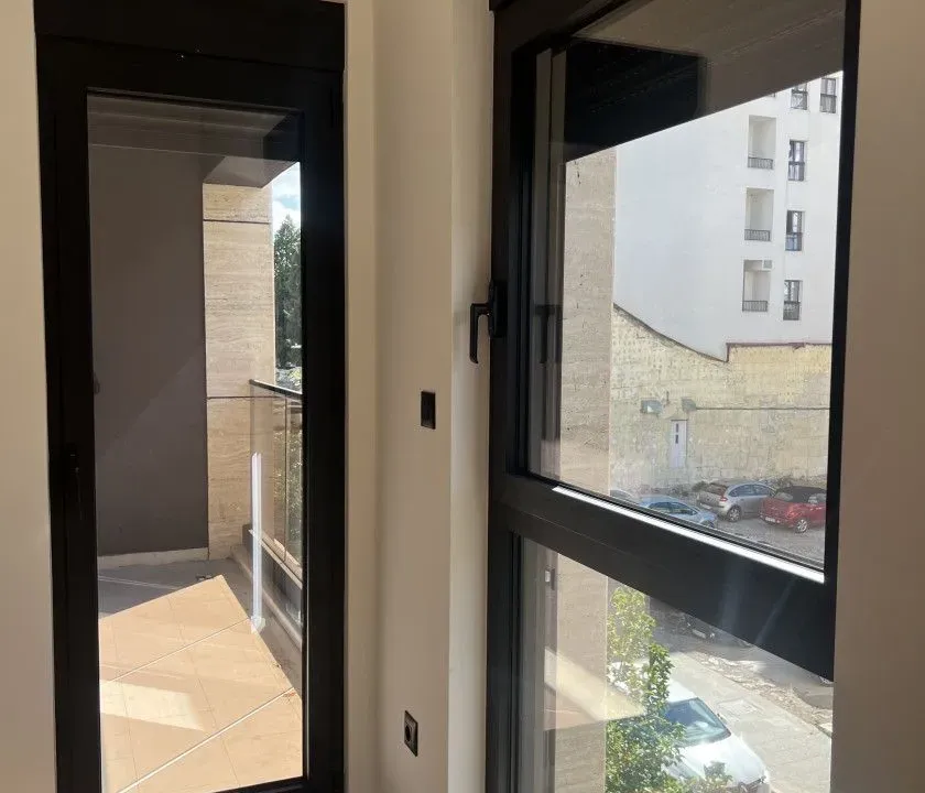 Izdavanje, jednosoban stan, 44m², Centar, Podgorica