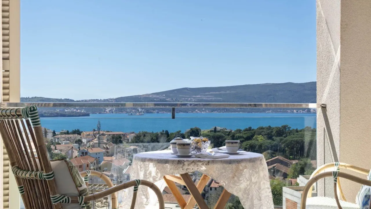 Sale, three bedroom apartment, 120m², Mažina, Tivat