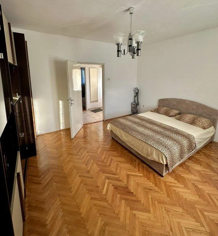 Izdavanje, trosoban stan, 107m², Masline, Podgorica