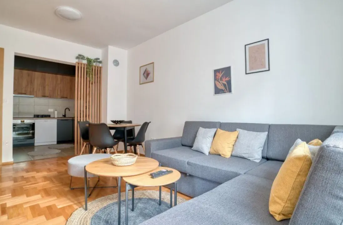 Izdavanje, dvosoban stan, 72m², Dubovica, Budva