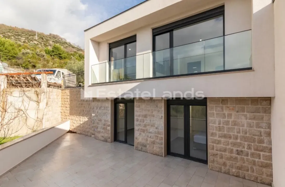 Rent, house, 100m², Kava, Tivat