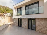 Rent, house, 100m², Kava, Tivat - image 1