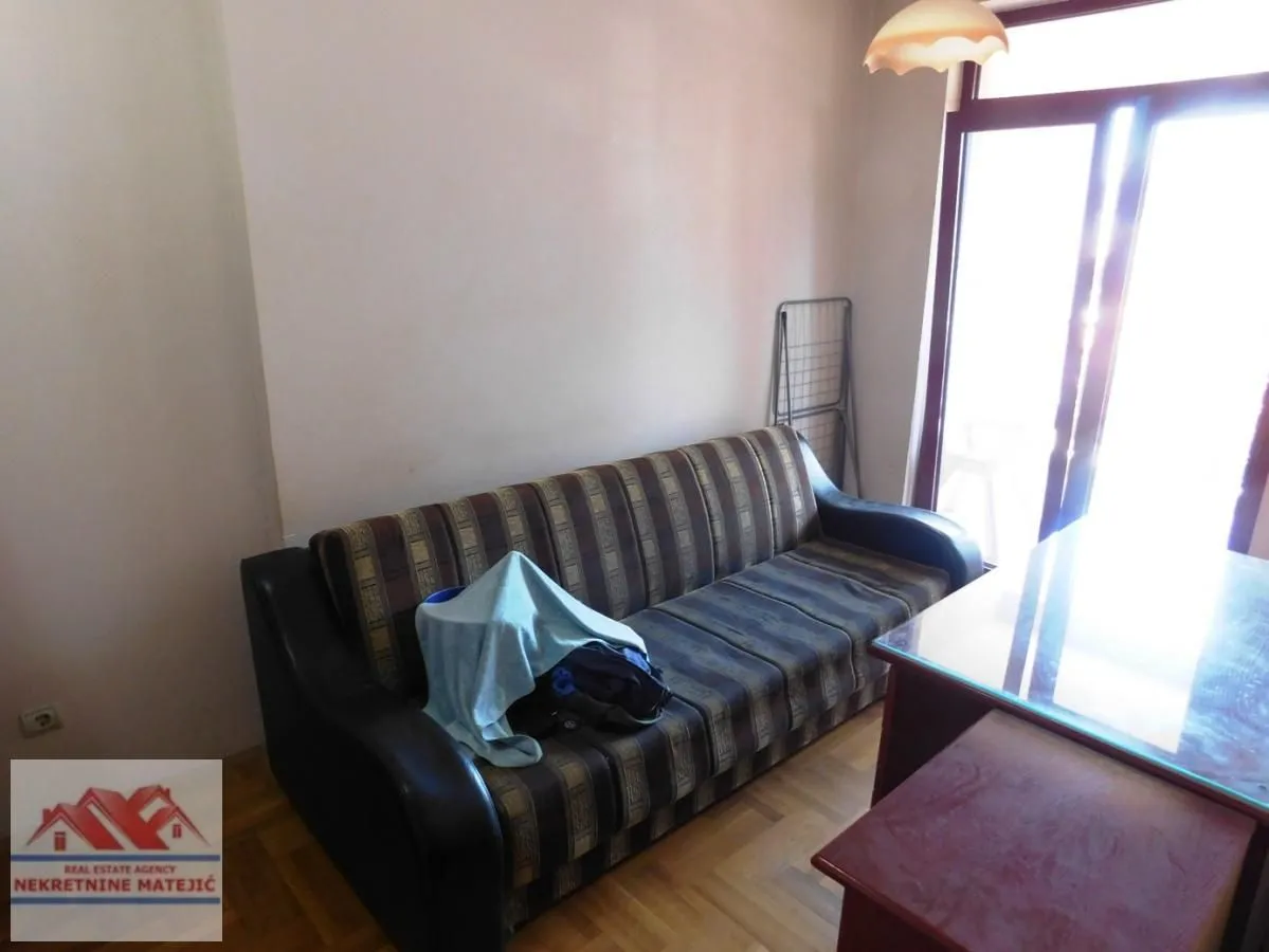 Izdavanje, jednosoban stan, 45m², Veliki park, Kragujevac