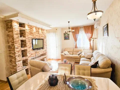 Izdavanje, dvosoban stan, 64m², City Kvart, Podgorica - image 5