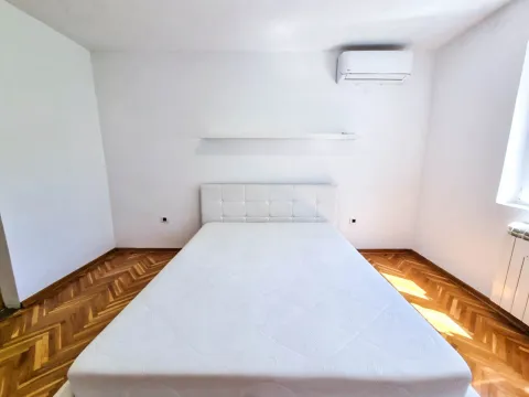 Rent, house, 250m², Mareza, Podgorica - image 6