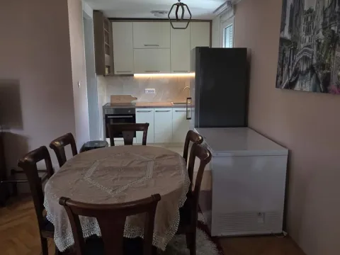 Rent, two bedroom apartment, 78m², Blok 5, Podgorica - image 5