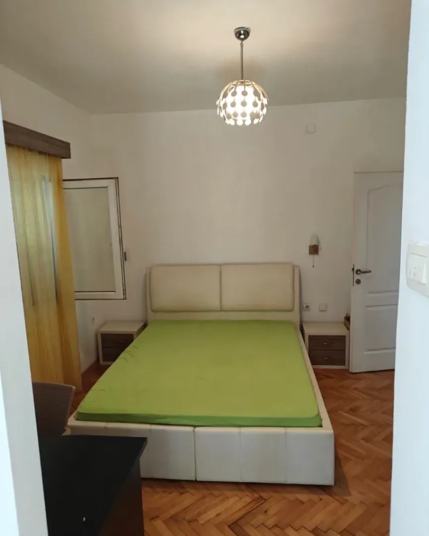 Izdavanje, dvosoban stan, 90m², Stari Aerodrom, Podgorica