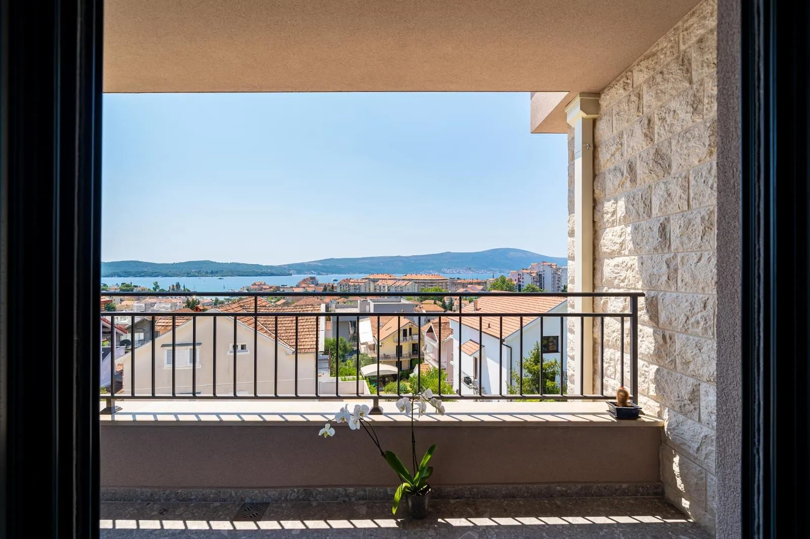 Prodaja, dvosoban stan, 78m², Centar, Tivat
