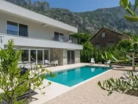 Sale, house, 250m², Orahovac, Kotor - image 10