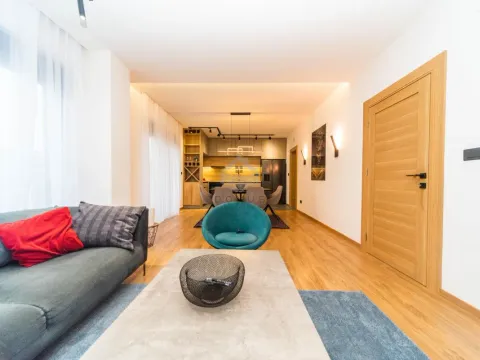 Izdavanje, kuća, 190m², Tološi, Podgorica - image 9