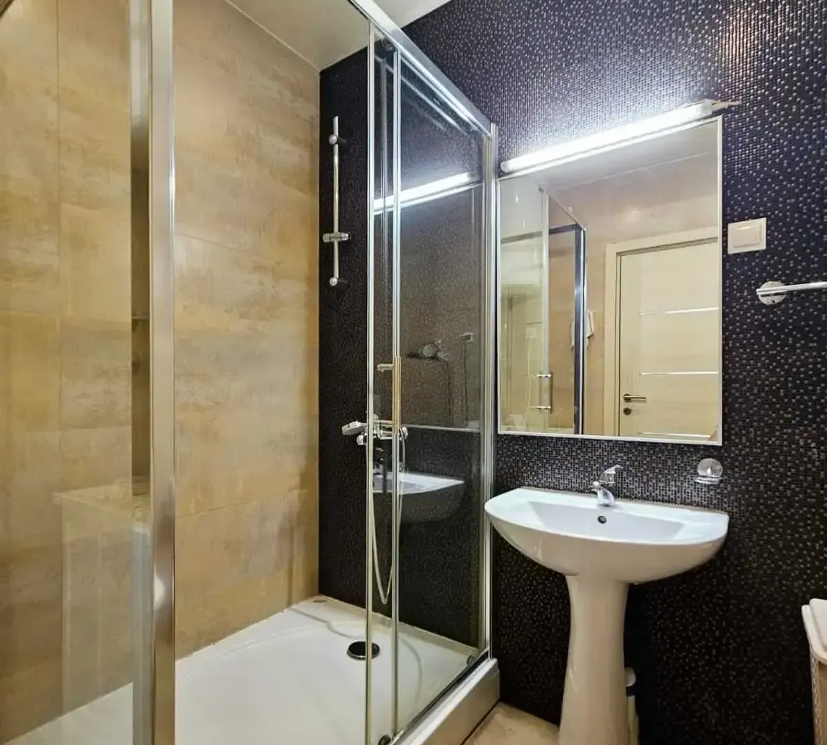Prodaja, trosoban stan, 90m², Rozino, Budva