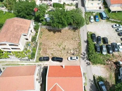 Zemljište in Podkošljun