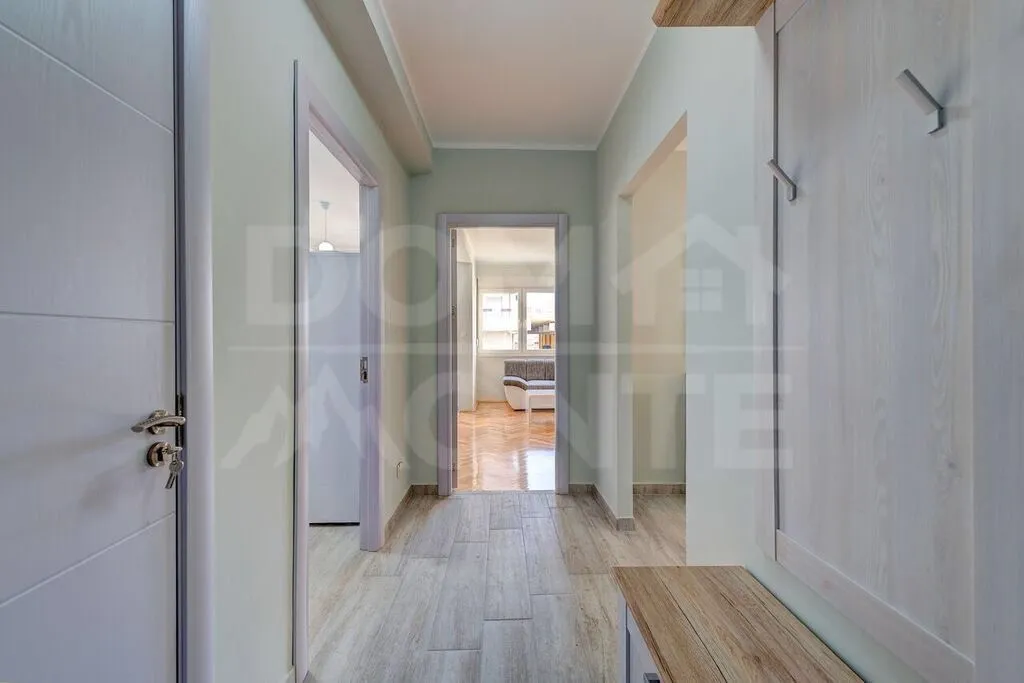 Rent, two bedroom apartment, 80m², Tivat, Crna Gora
