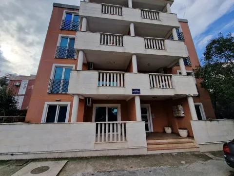 Izdavanje, jednosoban stan, 42m², Budva, Crna Gora - image 23