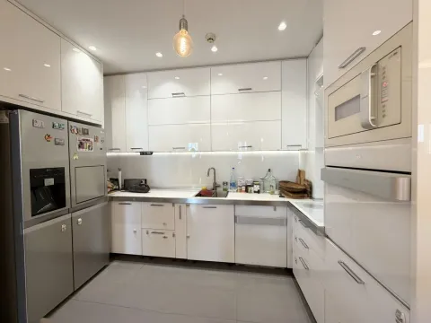 Prodaja, dvosoban stan, 70m², City Kvart, Podgorica - image 4