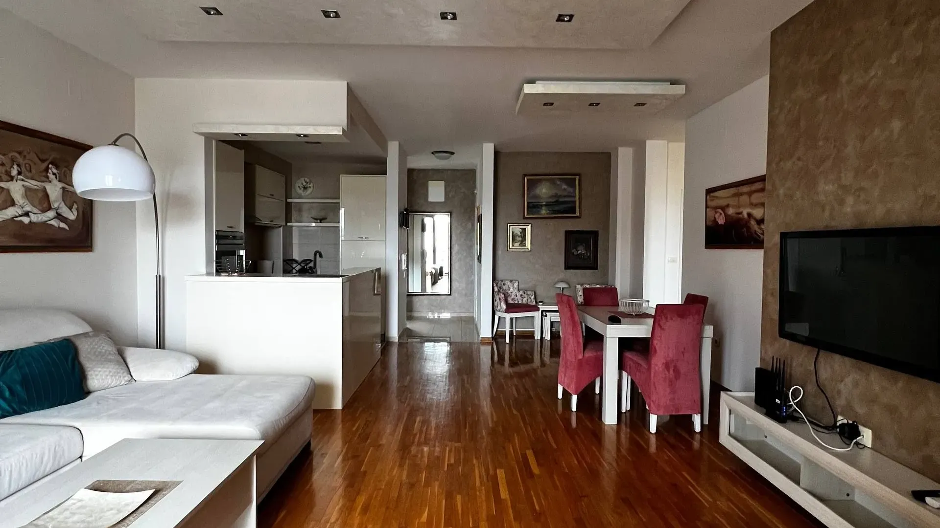 Sale, three bedroom apartment, 112m², Bečići, Budva