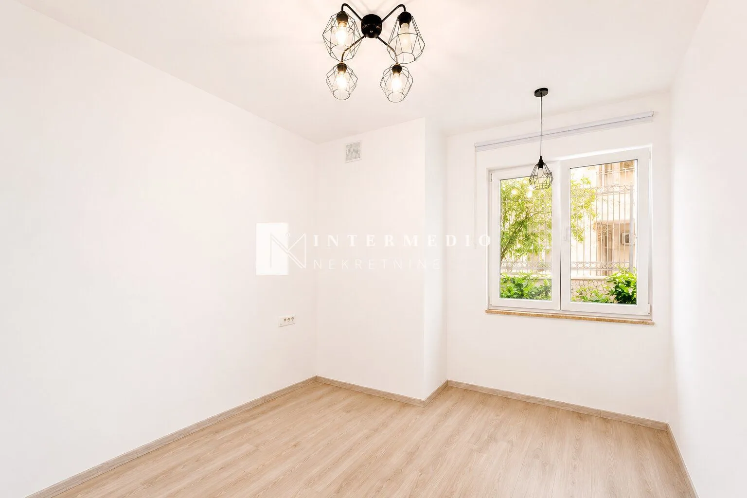 Prodaja, dvosoban stan, 85m², Đenovići, Herceg Novi