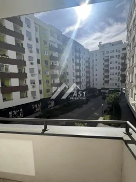 Pogled sa terase na dvorište i okolne zgrade. - image 10