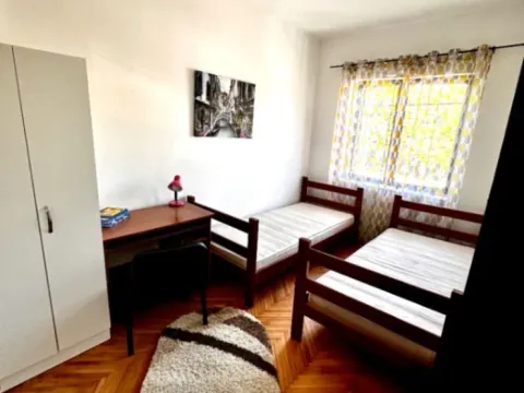 Rent, three bedroom apartment, 80m², Cetinje, Crna Gora - image 5