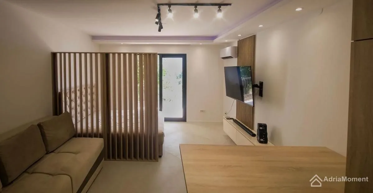 Prodaja, garsonjera, 46m², Dobrota, Kotor