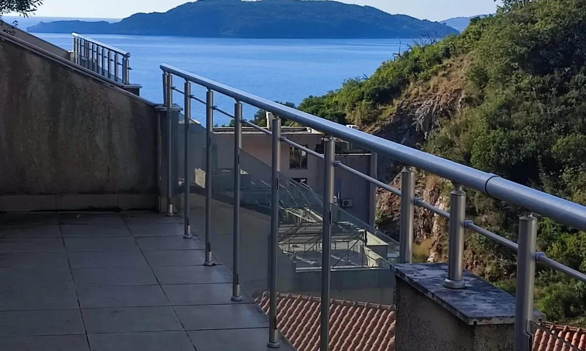 Sale, one bedroom apartment, 66m², Petrovac, Budva