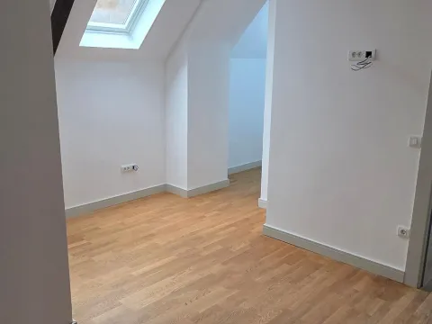 Prodaja, četvorosoban stan, 103m², Centar, Kolašin - image 16