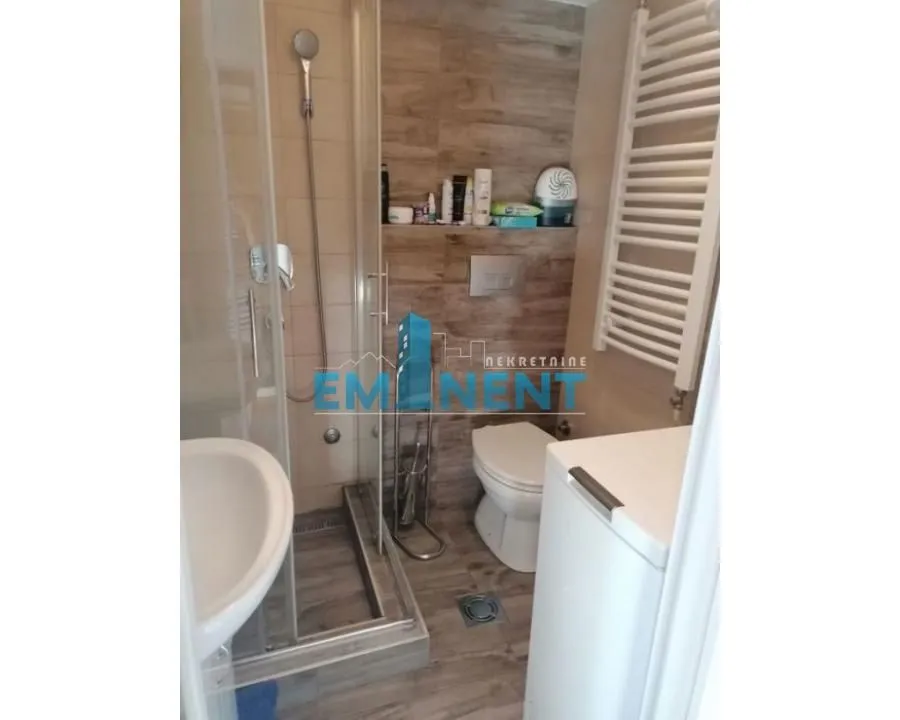 Izdavanje, dvosoban stan, 42m², Novi Beograd Blok 1 Fontana, Novi Beograd Sve Podlokacije