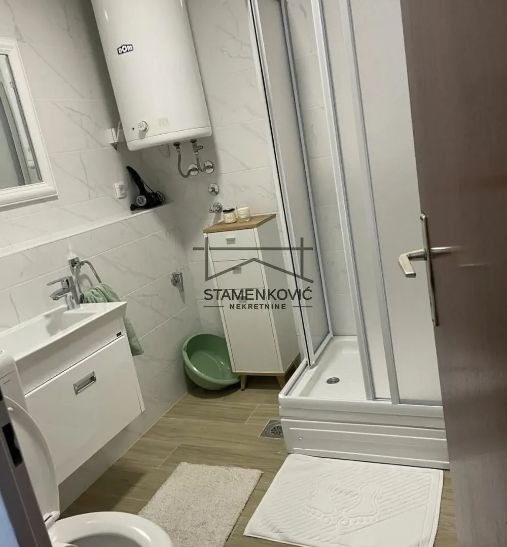Izdavanje, jednosoban stan, 41m², Petrovaradin, Novi Sad