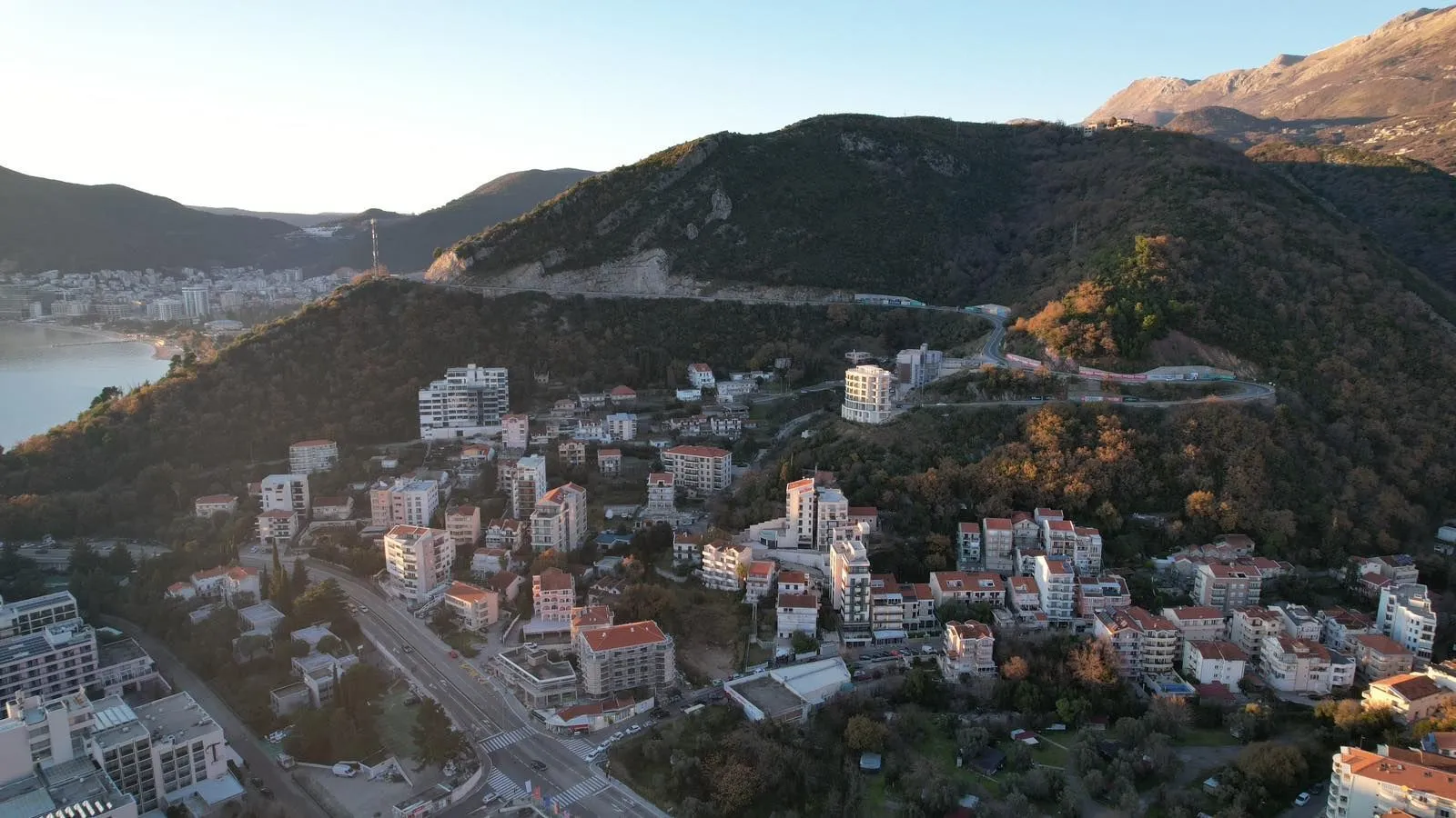 Sale, land lot, 2400m², Bečići, Budva