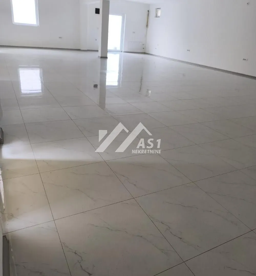 Rent, office space, 130m², Žabalj, Srbija