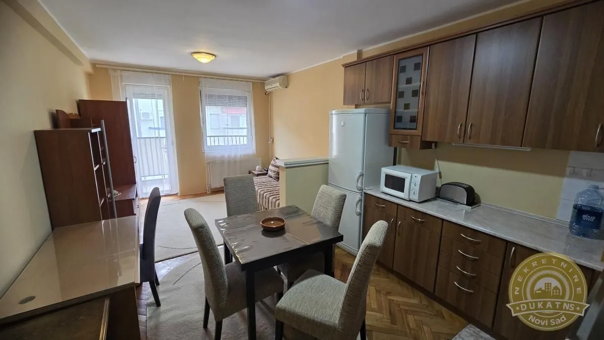 Rent, studio apartment, 30m², Bulevar Oslobodjenja, Novi Sad Sve Podlokacije