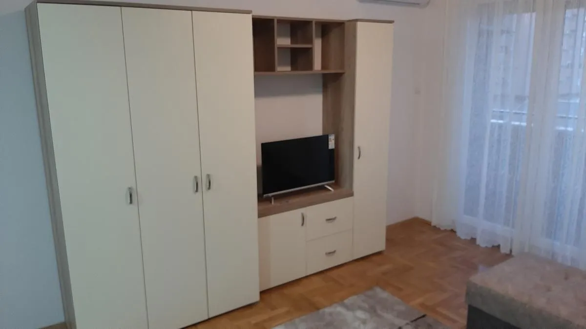 Rent, studio apartment, 28m², Centar, Novi Sad